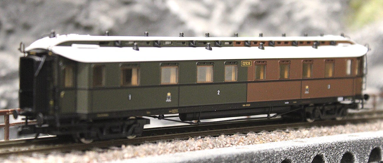 Tillig 01085-1 Reisezugwagen 1./2./3 Klasse „Preußischer Schnellzug“ der K.P.E.V.