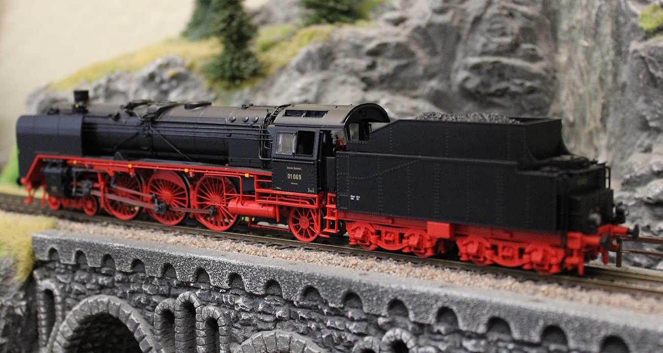 Brawa 50681-1 H0 Dampflokomotive BR 01 069 DRG