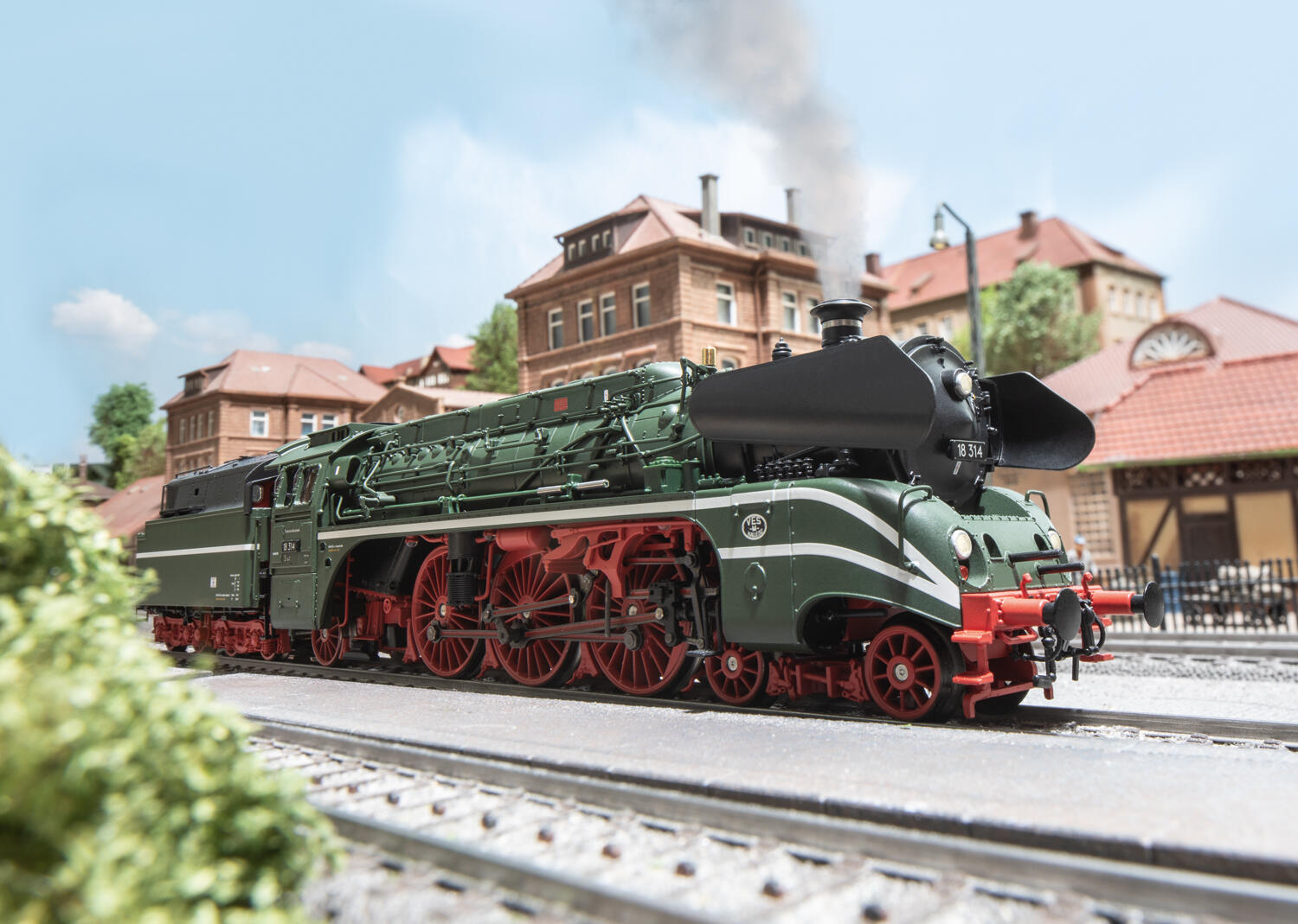 Märklin 39029 Schlepptenderlokomotive BR 18 134 Öl DR `Schorsch´- Sound Version - Epoche III
