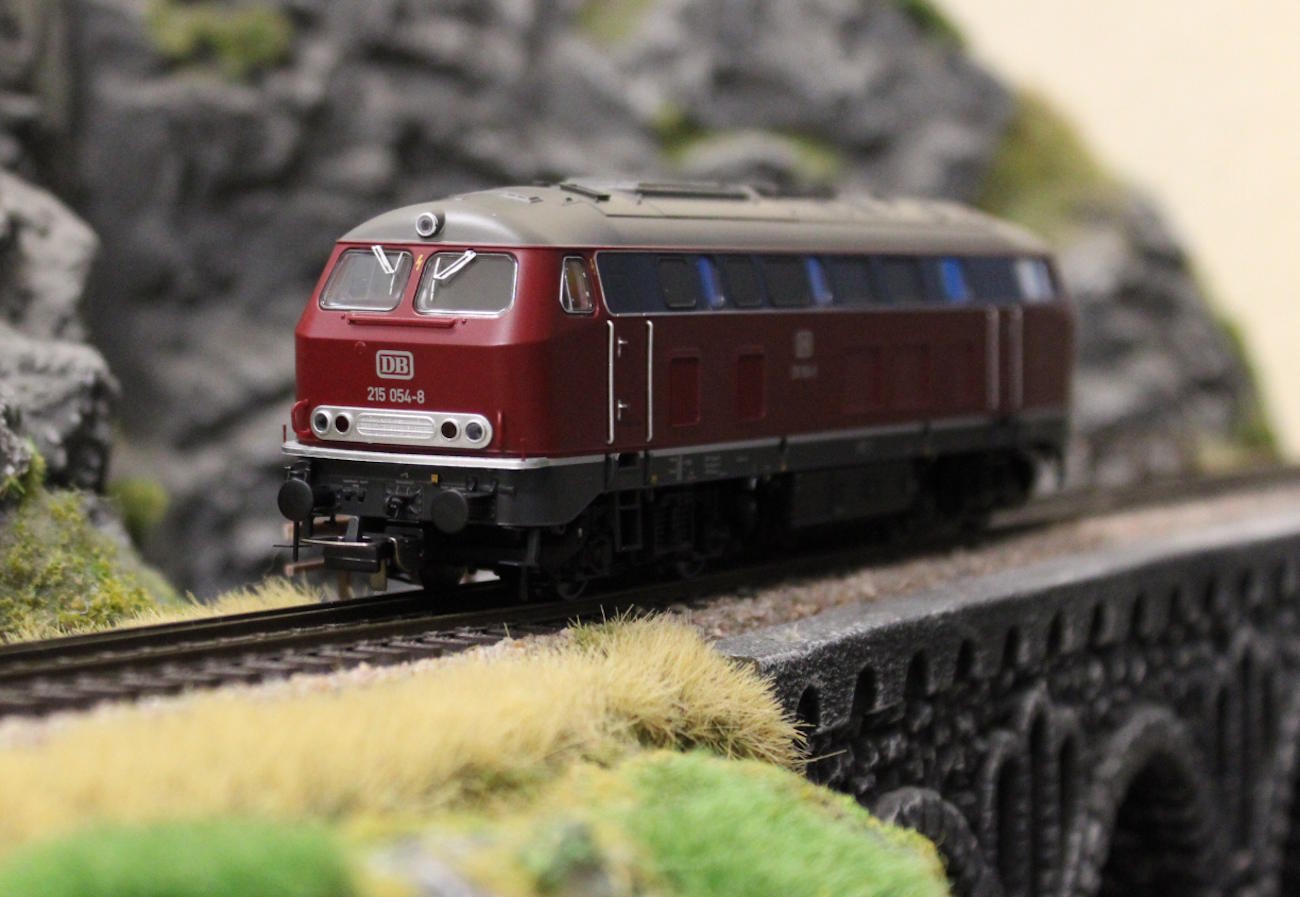 Piko 22063 H0 Diesellokomotive BR 215 DB IV AC- Sound Version