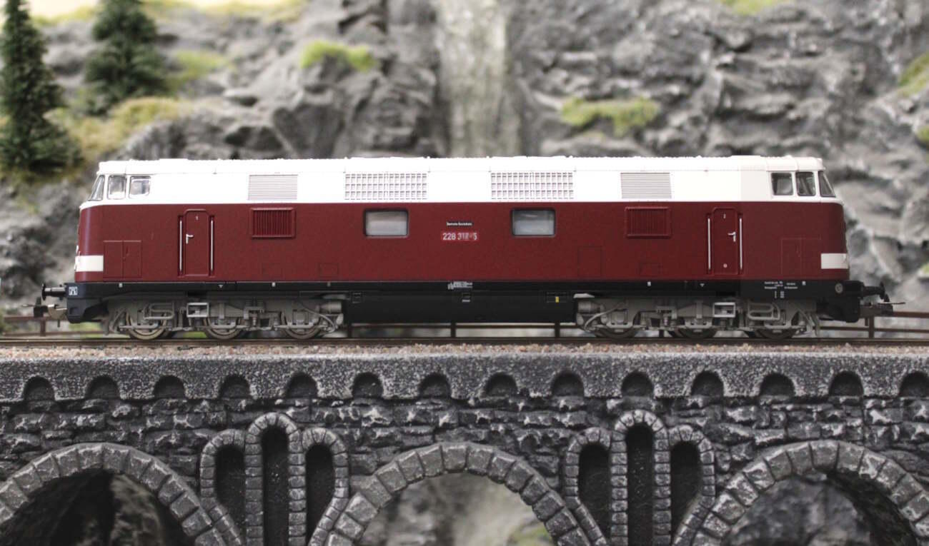 Piko 52119 H0 Diesellokomotive BR 228 Sparlack DR V - Sound Version