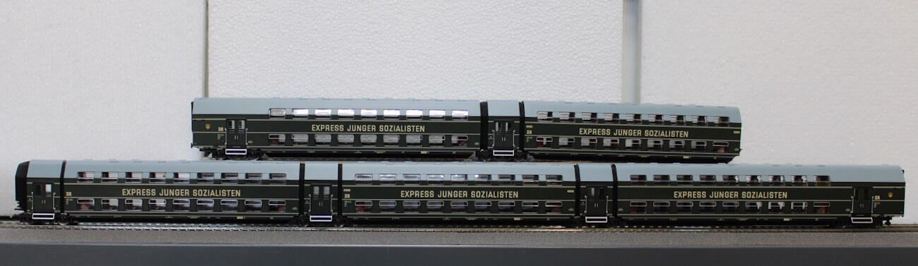 Piko 53125 H0 Doppelstock-Gliederzug DGBe12 "Express Junger Sozialisten" DR III 5-teilig