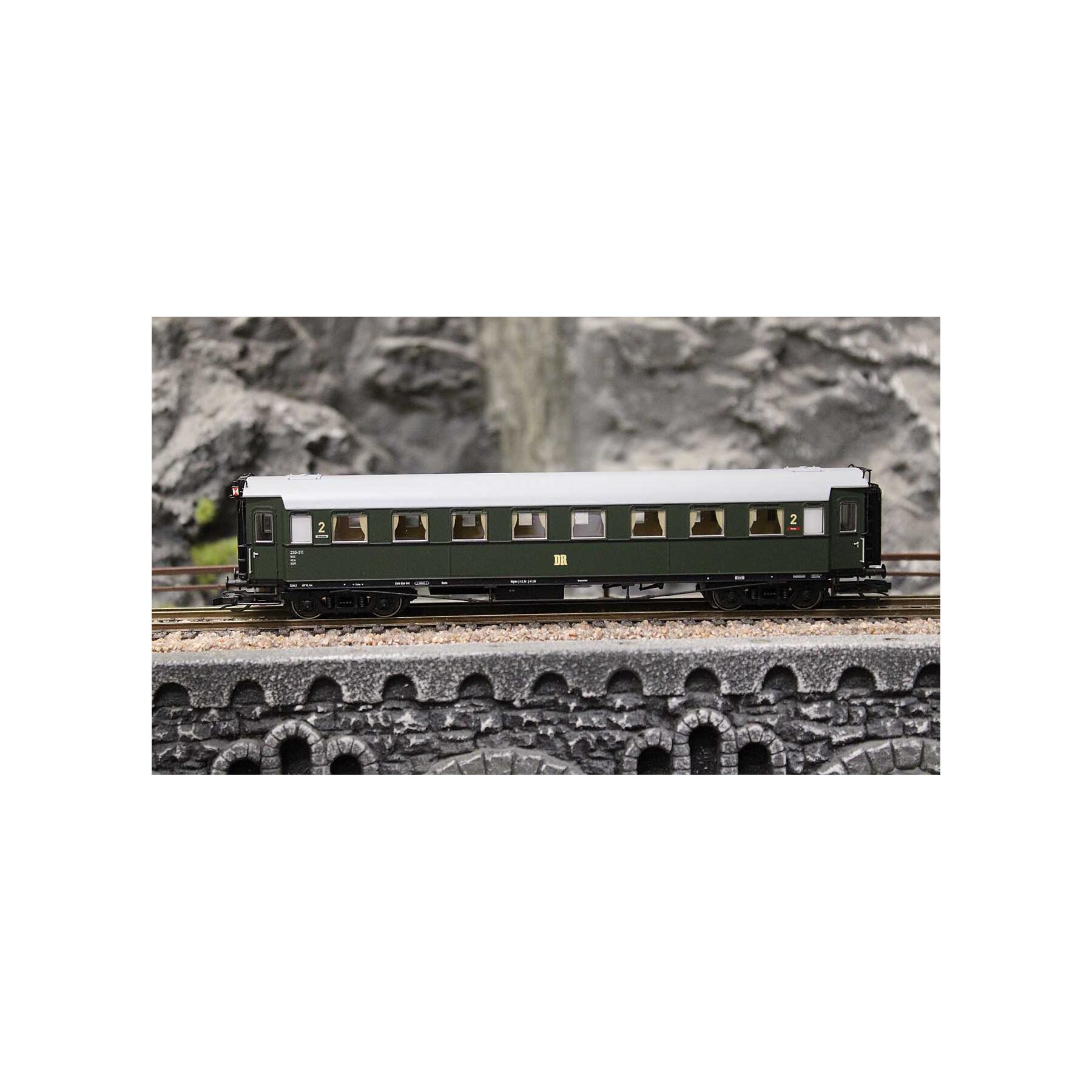 Saxonia 120228 TT Personenwagen C4Ü Sa 07, Schlusswg. m. Beleuchtung DR Ep.III