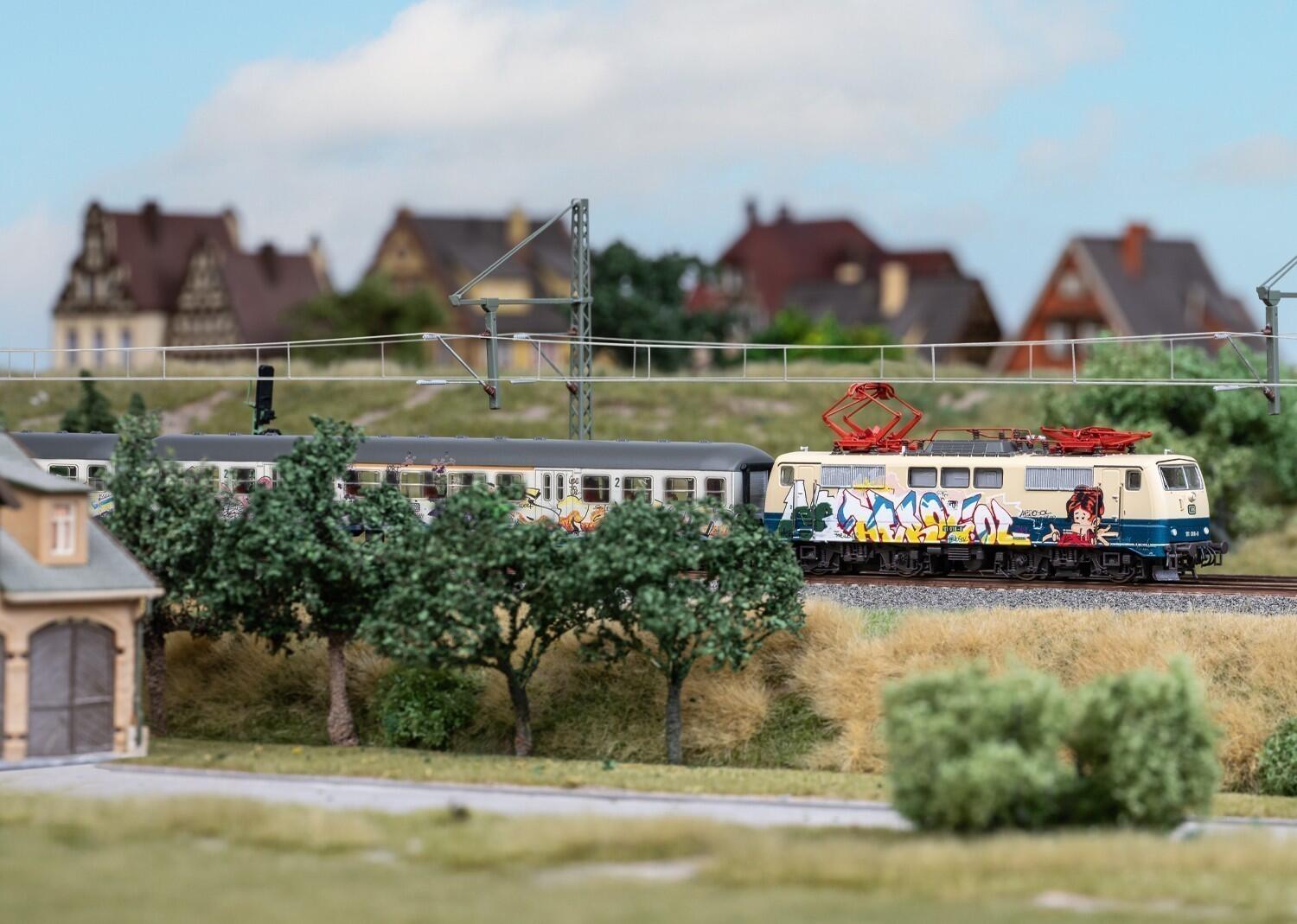 Trix 16724 N Elektrolokomotive BR 111 DB - Sound Version