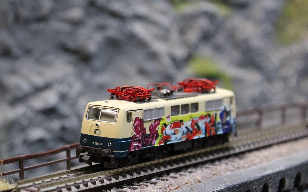 Trix 16724 N Elektrolokomotive BR 111 DB - Sound Version