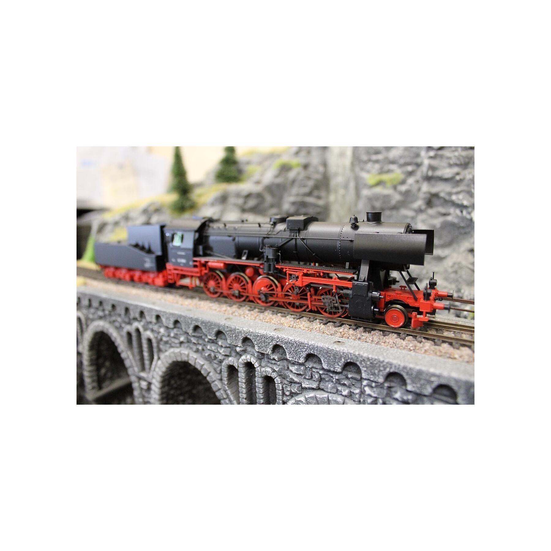 Trix 25535 H0 Dampflokomotive BR 52 DB mit Steifrahmentender - Sound Version