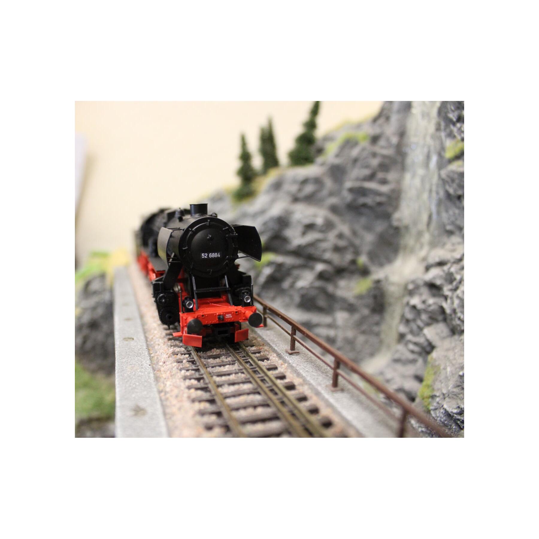 Trix 25535 H0 Dampflokomotive BR 52 DB mit Steifrahmentender - Sound Version