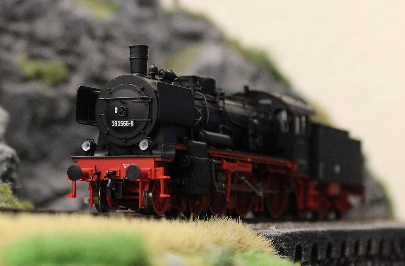 Roco 7100045  H0 Dampflokomotive BR 38 2566-8 DR ,Ep IV