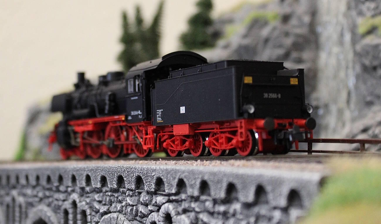 Roco 7100045  H0 Dampflokomotive BR 38 2566-8 DR ,Ep IV