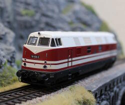 Roco 7300085  H0 Diesellokomotive BR 118 158-4 DR ,Ep IV