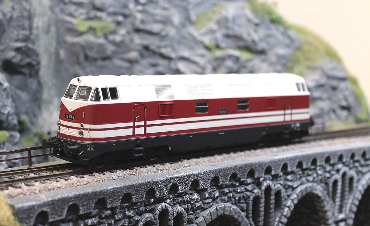 Roco 7310085  H0 Diesellokomotive BR 118 158-4 DR ,Ep IV - Sound Version