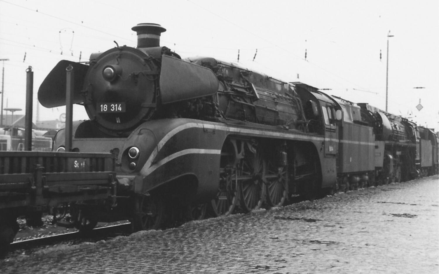 Arnold HN9079HM TT Dampflokomotive 18 314 DR, kohlegefeuert, schwarze Farbgebung, mit BLE-Sounddecoder