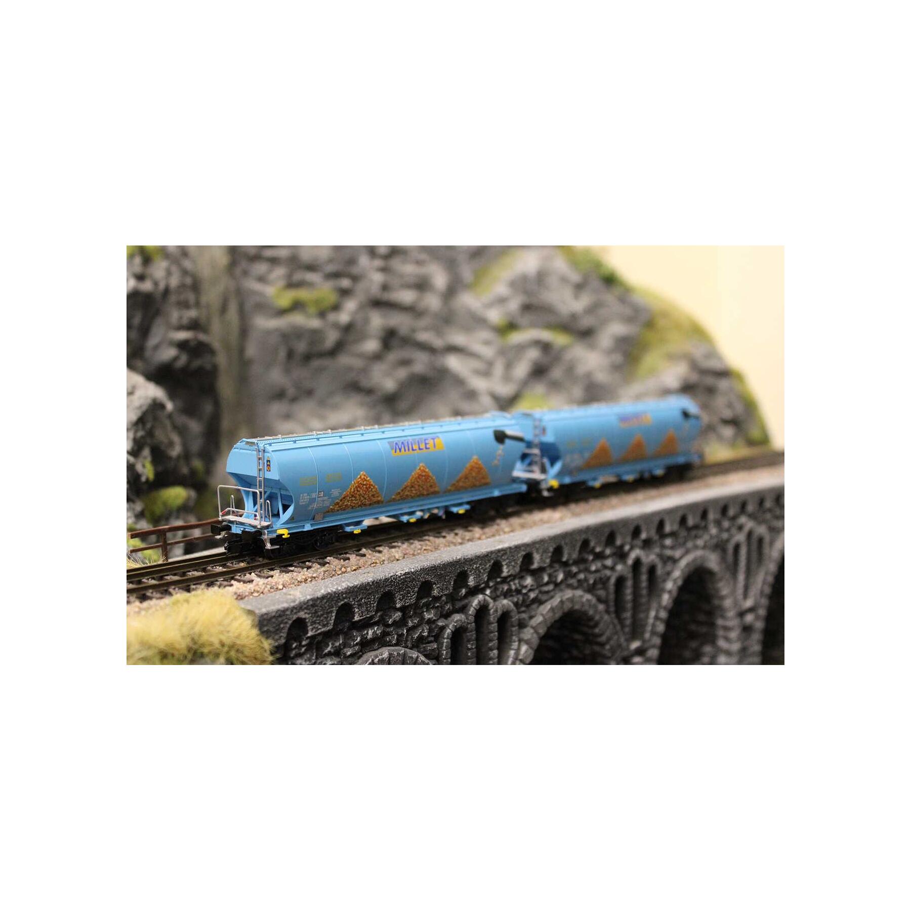 Arnold HN9773 TT 2-teiliges Set 4-achsiger Getreidesilo-Wagen der MILLET, Epoche VI