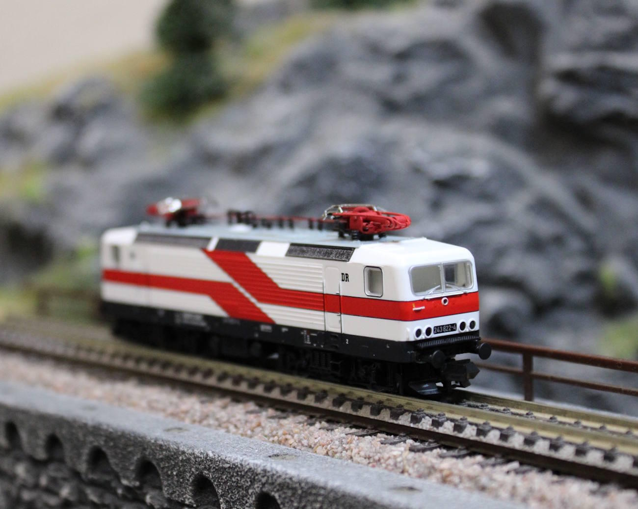 Fleischmann 7560075 N Elektrolokomotive BR 243 EBS ,Ep VI