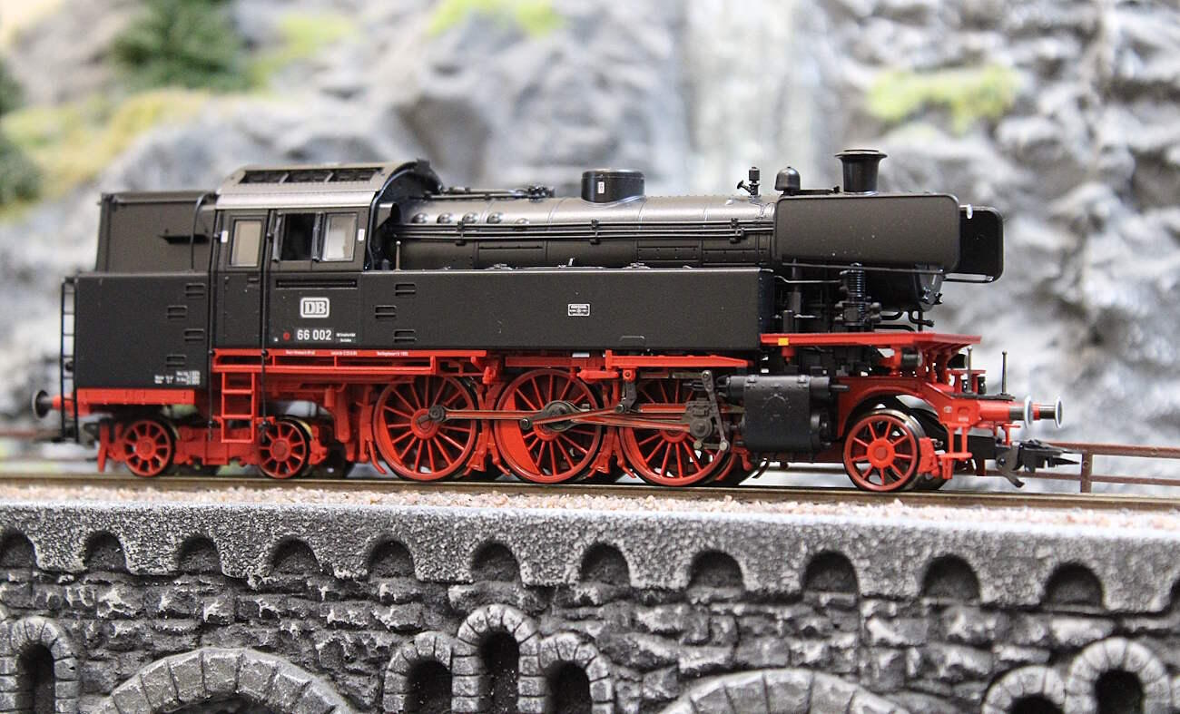 Trix 66002 H0 Dampflokomotive BR 66 002 DB  - Sound Version