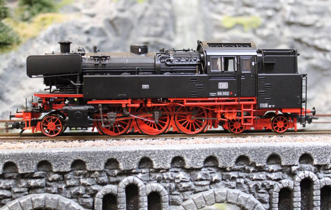 Trix 66002 H0 Dampflokomotive BR 66 002 DB  - Sound Version
