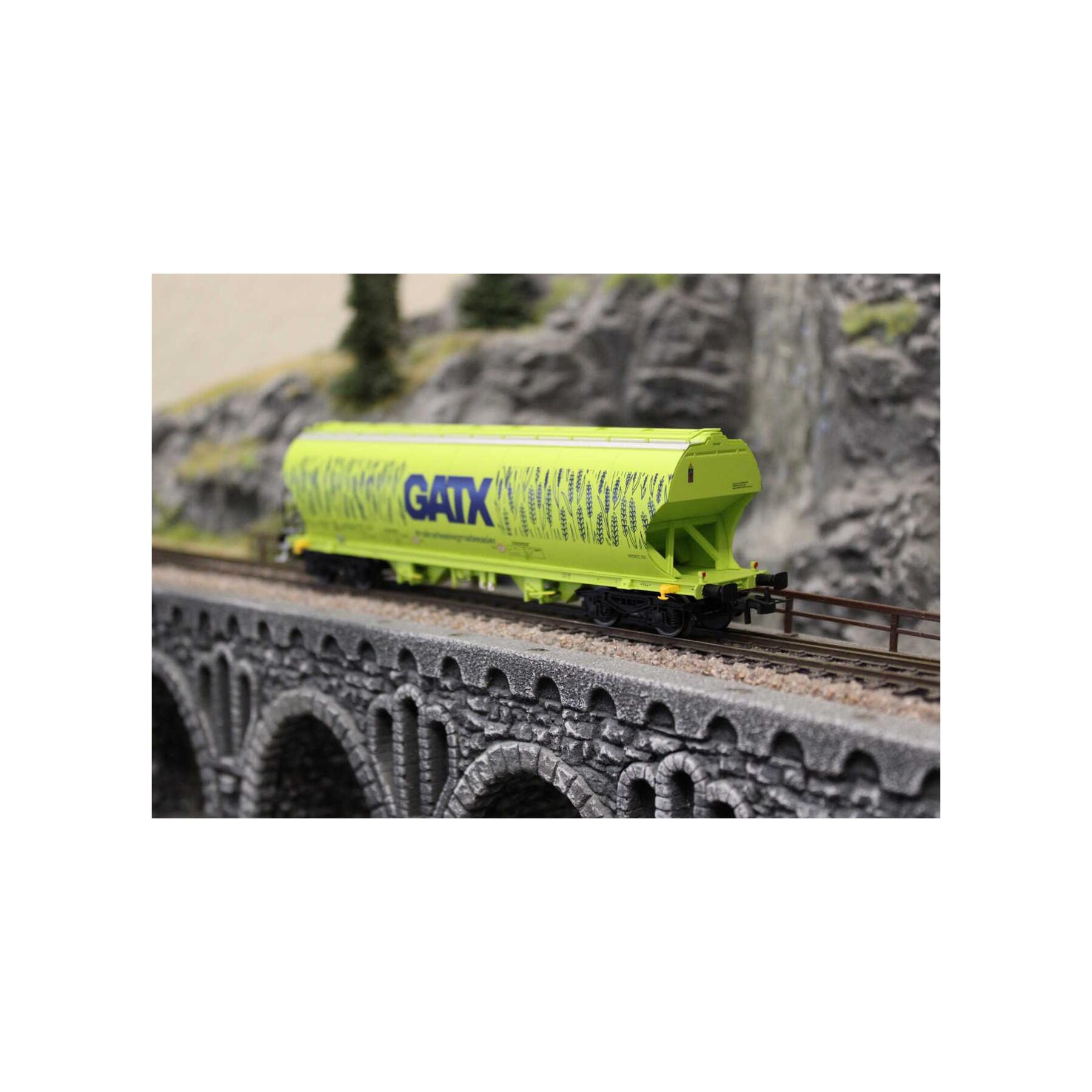 Rivarossi HR6690 H0 4-achs. Getreidesilowagen mit runden Seitenwänden D-GATX, neongrüne „Getreide”-Farbgebung mit großes „GATX”-Logo