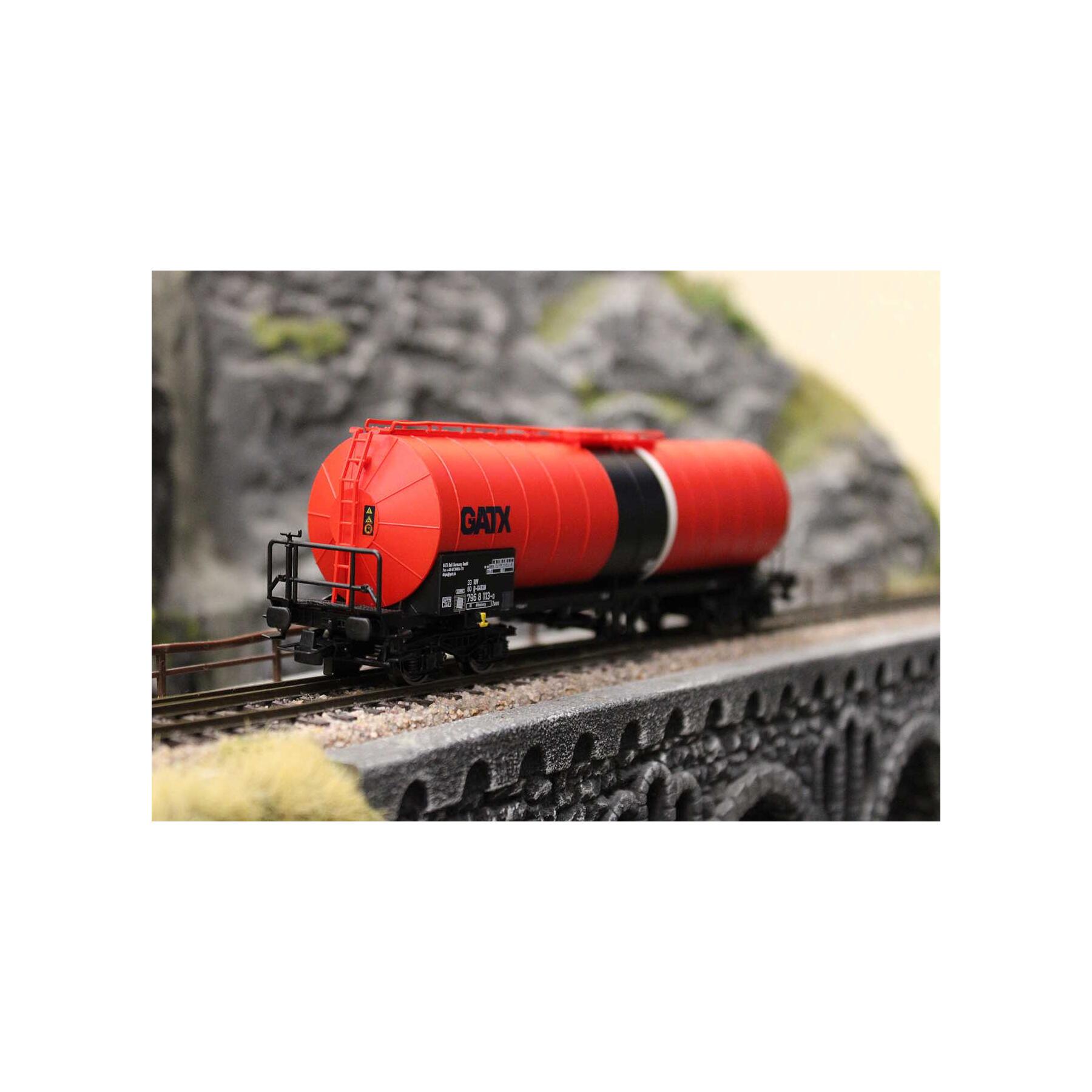 Rivarossi HR6694 H0 4-achs. isolierter Kesselwagen GATX, rot-schwarze Farbgebung