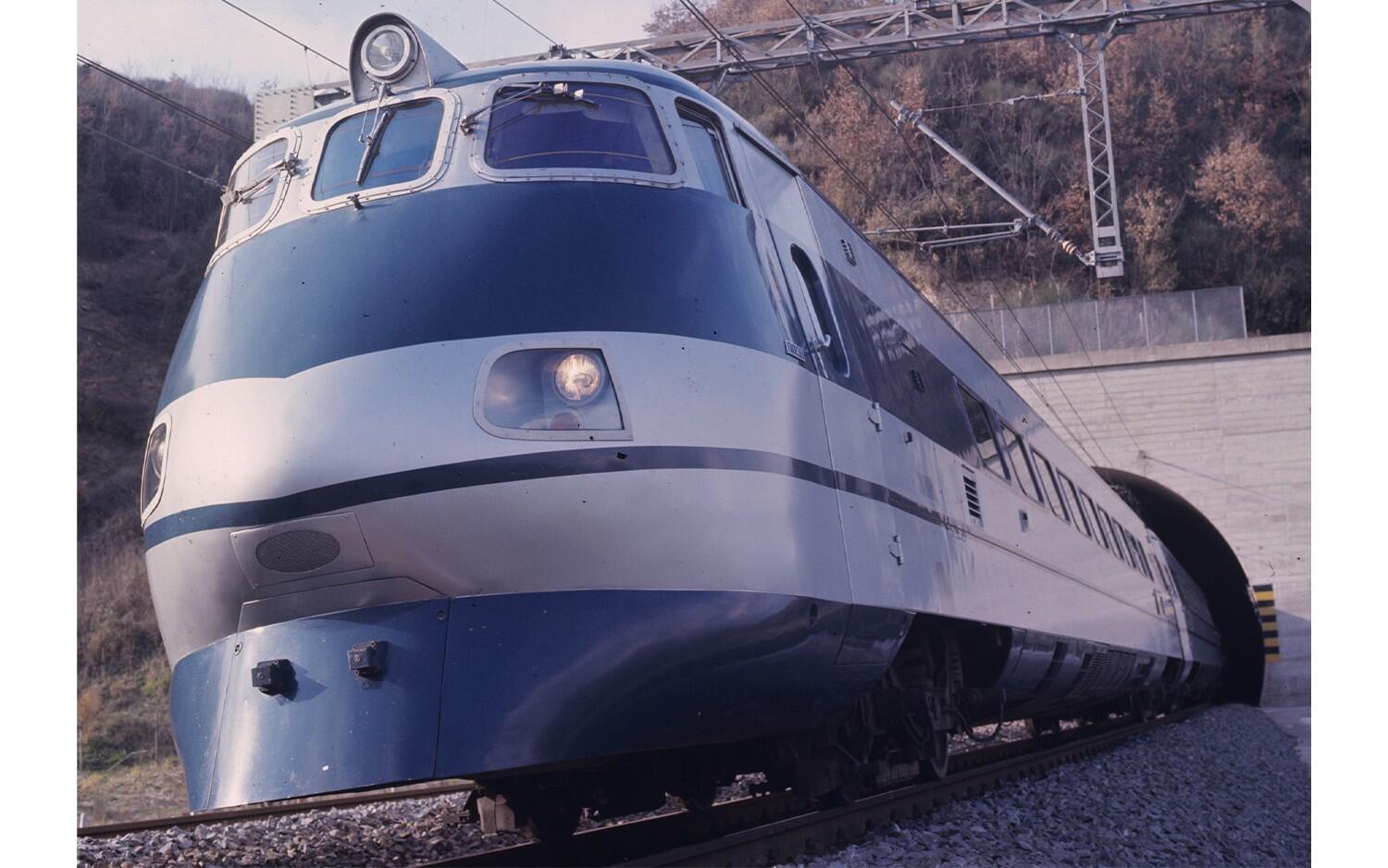 Rivarossi HR9014S H0 4-tlg. Set des Hochgeschwindigkeitszug ETR 401 FS, „Rapido 871/872 Rom-Ancona”, 50 Jahre ETR 40, mit DCC Sounddecoder