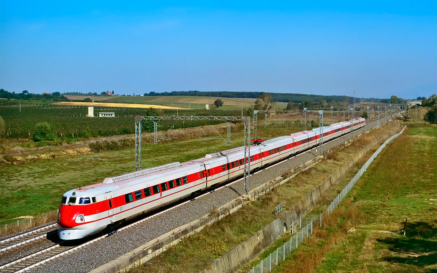 Rivarossi HR9015 H0 4-tlg. Grundset des Hochgeschwindigkeitszug ETR 450 FS, 1./2. Klasse, IC 500/517 „Giotto” Mainland-Rom