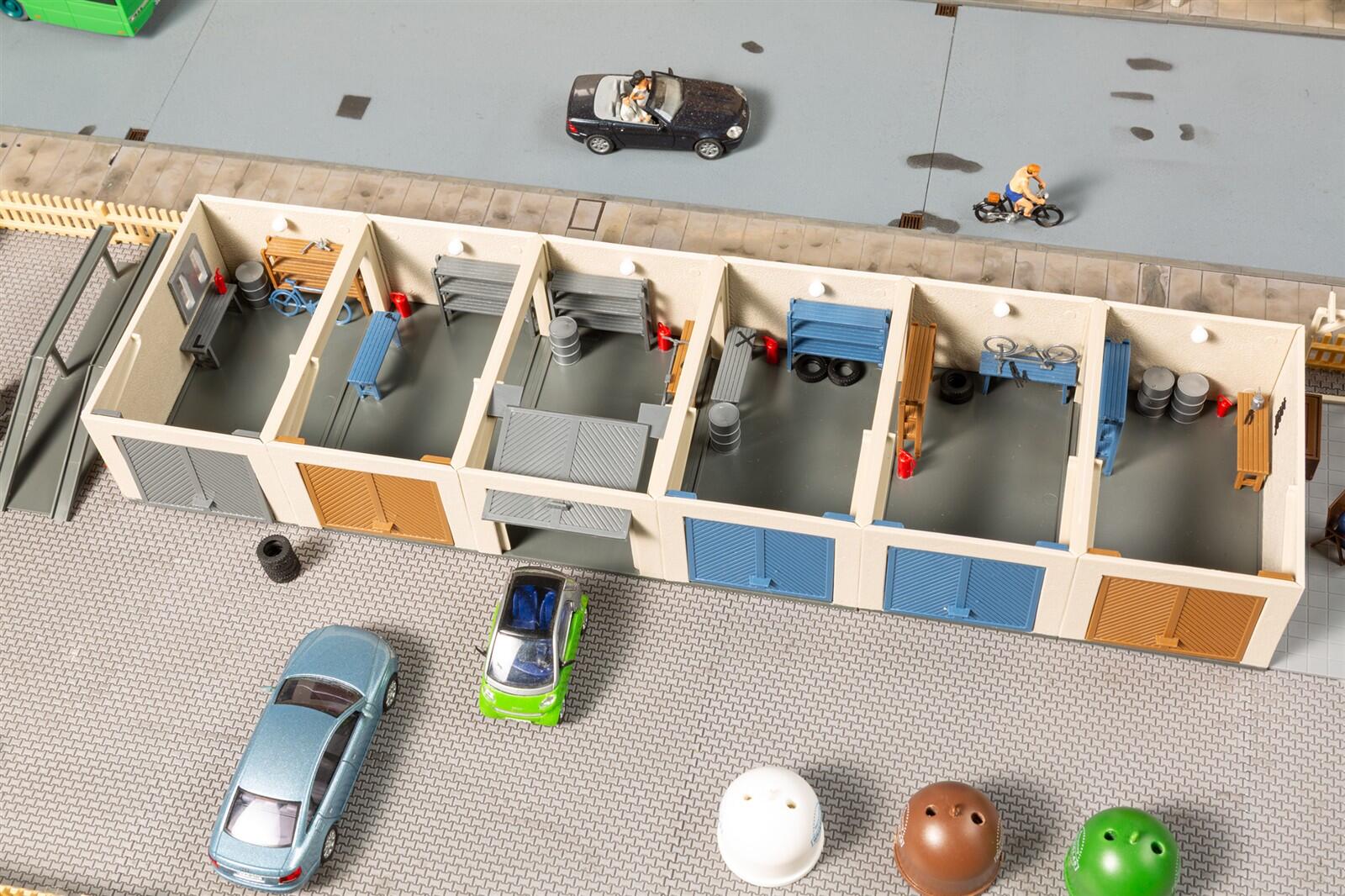 Auhagen 11484 H0 Garagen mit Zubehör