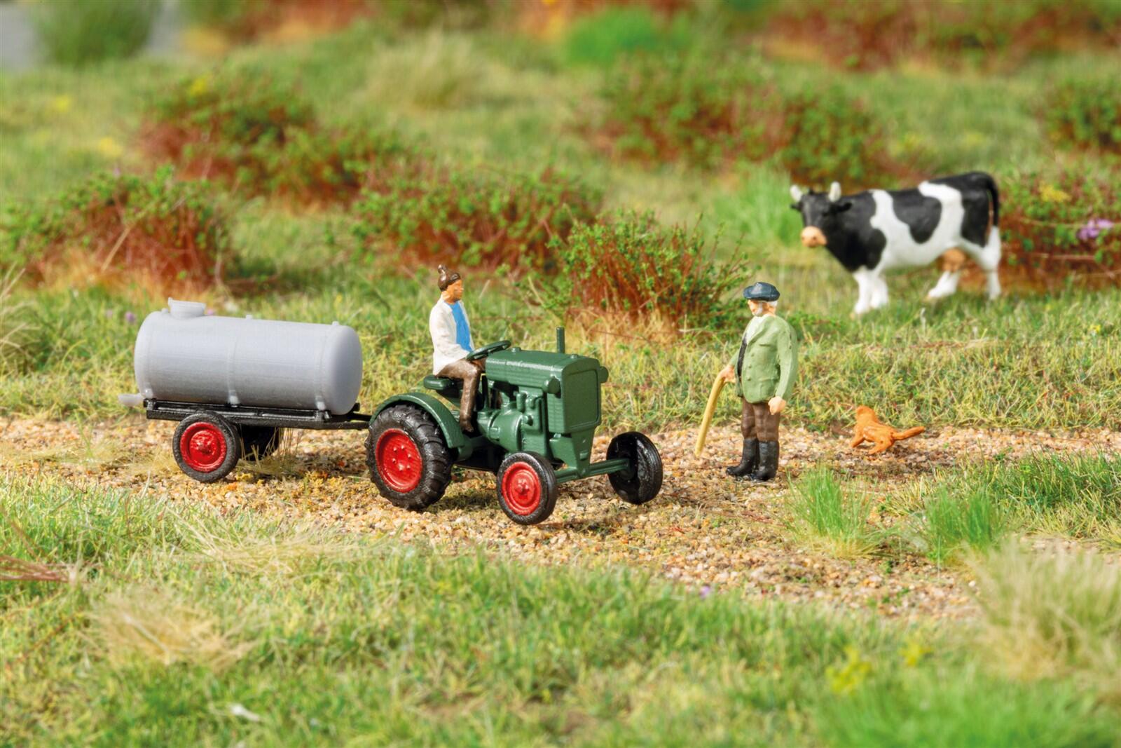 Auhagen 43697 TT Deutz-Schlepper F1M414 mit Anhänger