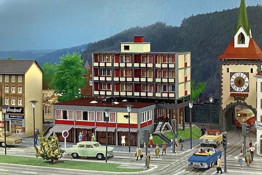 Faller 109928 H0 B-928 Modernes Bankgebäude