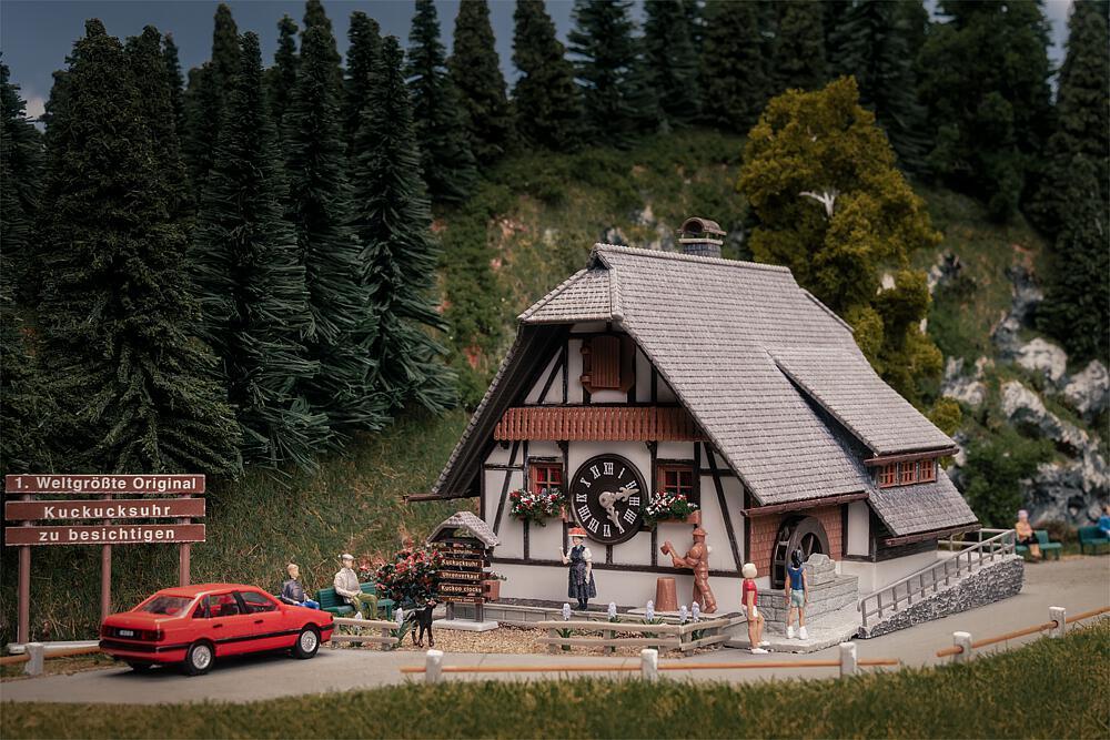 Faller 130011 H0 Jubiläumsmodell 1. Weltgrößte Kuckucksuhr mit Figur