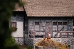 Faller 130013 H0 Jubiläumsmodell Schwarzwaldhof mit 2 Figuren