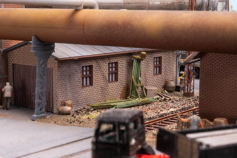 Faller 130024 H0 Gebläsehalle mit Rohrleitungen