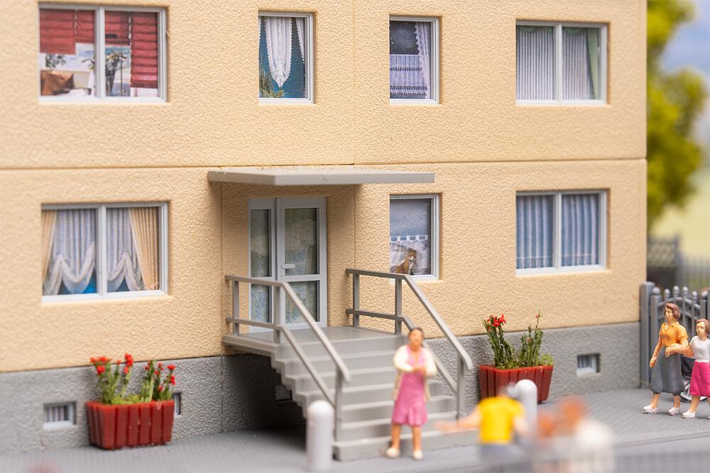 Faller 130755 H0 Mehrfamilienhaus