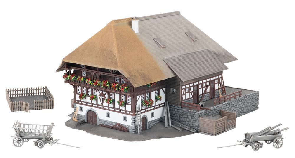 Faller 232010 N Jubiläumsmodell Schwarzwaldhof mit 2 Figuren