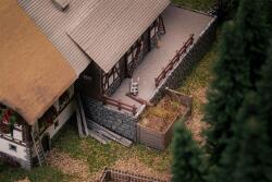 Faller 232010 N Jubiläumsmodell Schwarzwaldhof mit 2...