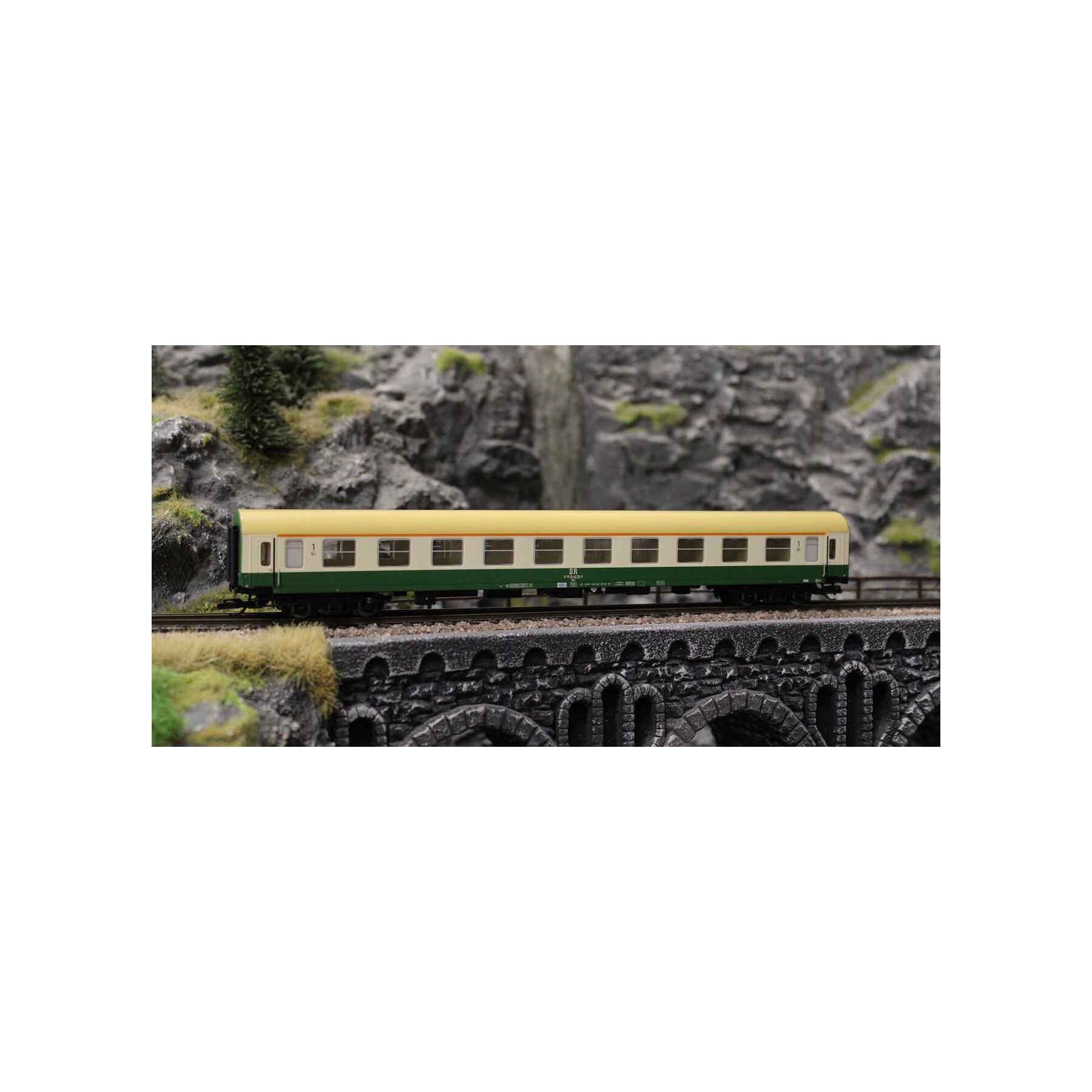 Tillig 01124 TT Reisezugwagenset der DR