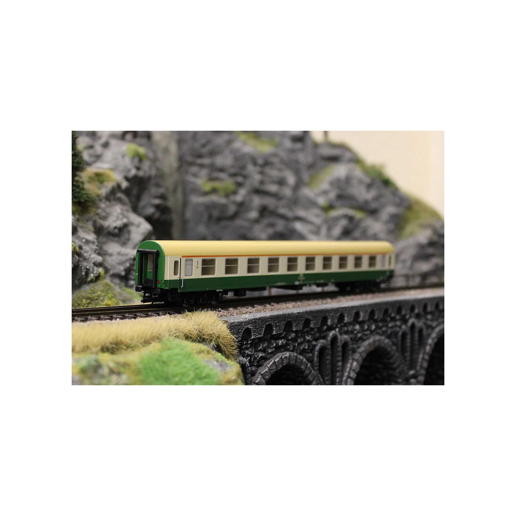 Tillig 01124 TT Reisezugwagenset der DR