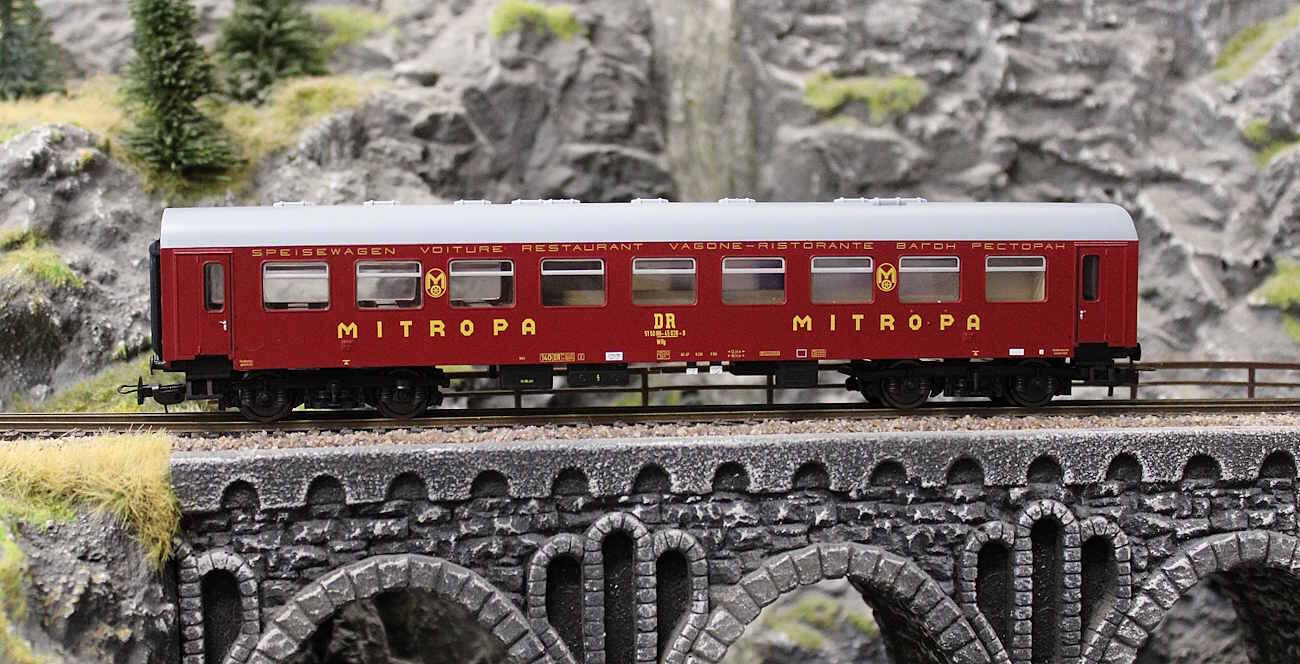 Tillig 75015 H0 Speisewagen „MITROPA“ der DR
