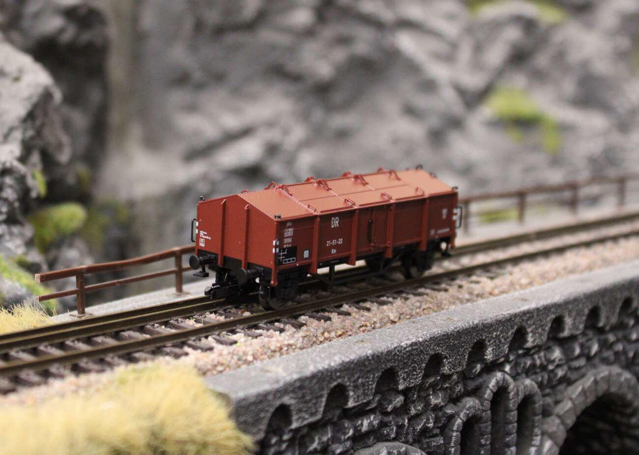 Tillig 95580 TT Klappdeckelwagen Km der DR