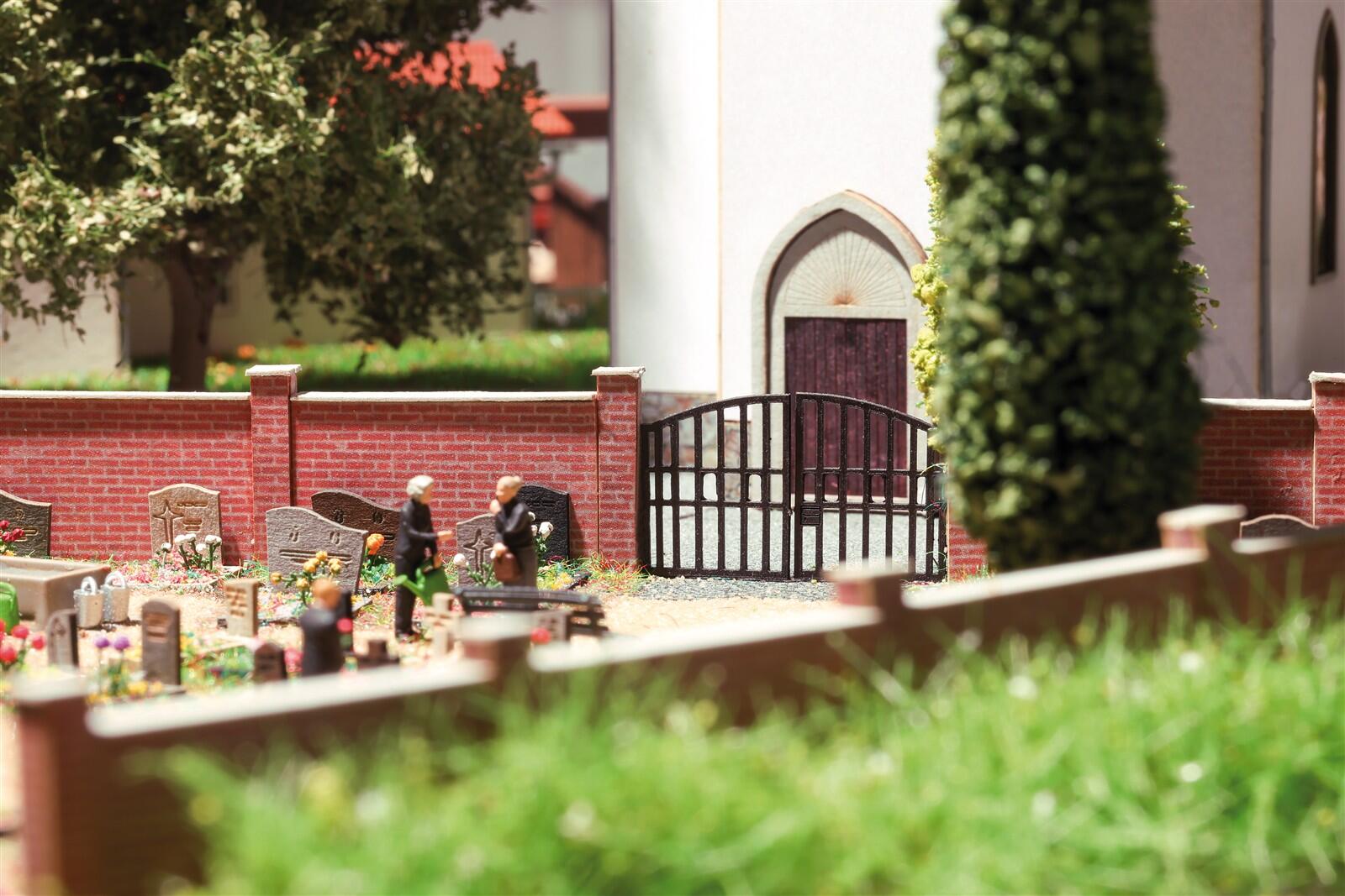 Busch 8923 TT Ziegelmauer mit Tor