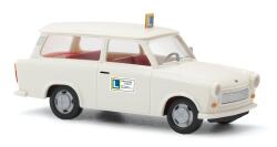 Busch 53215 H0 Trabant Kombi, Fahrschule