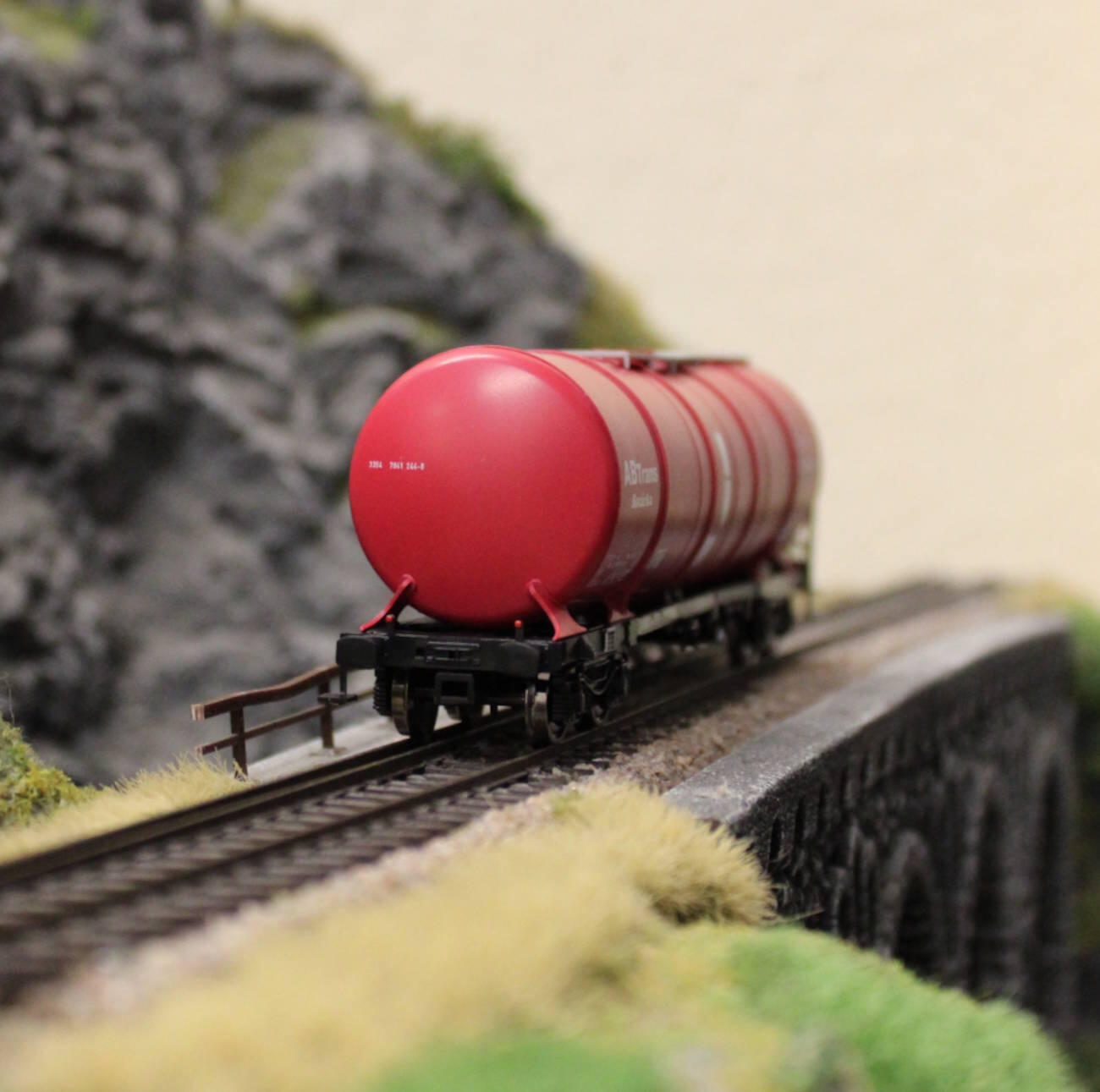 Igra Modell 96210063 H0 Kesselwagen AB Trans Rozárka, Ep.VI