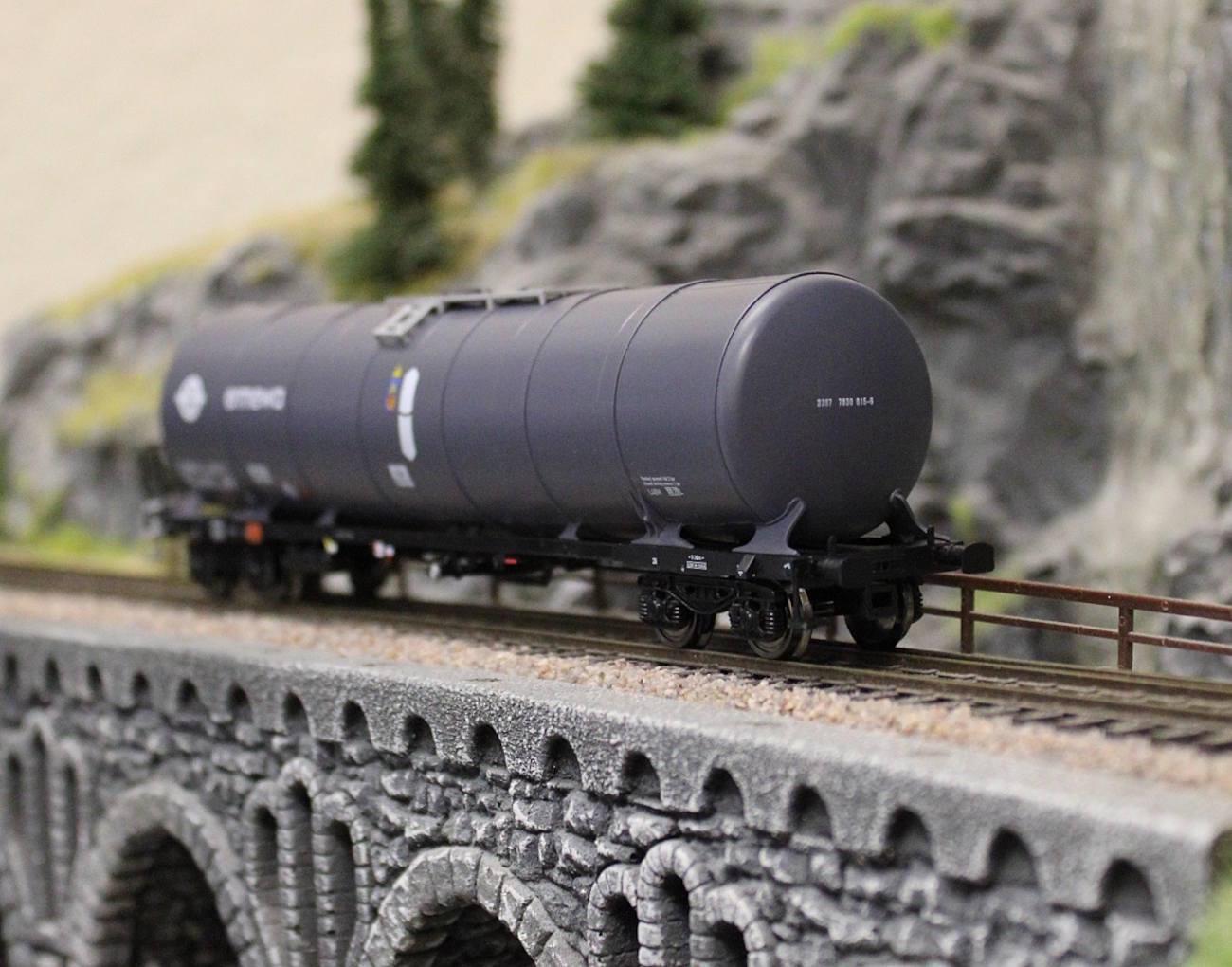 Igra Modell 96110045 H0 Kesselwagen Zacns 98 Ermewa,Ep.VI