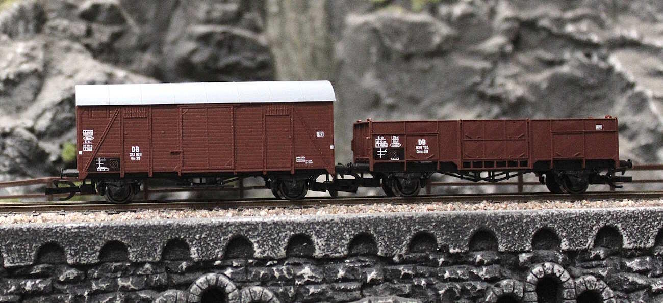 Igra Modell TT 96600001 2er Set Güterwagen Gm 39 & Ommu 39 DB, Ep.III