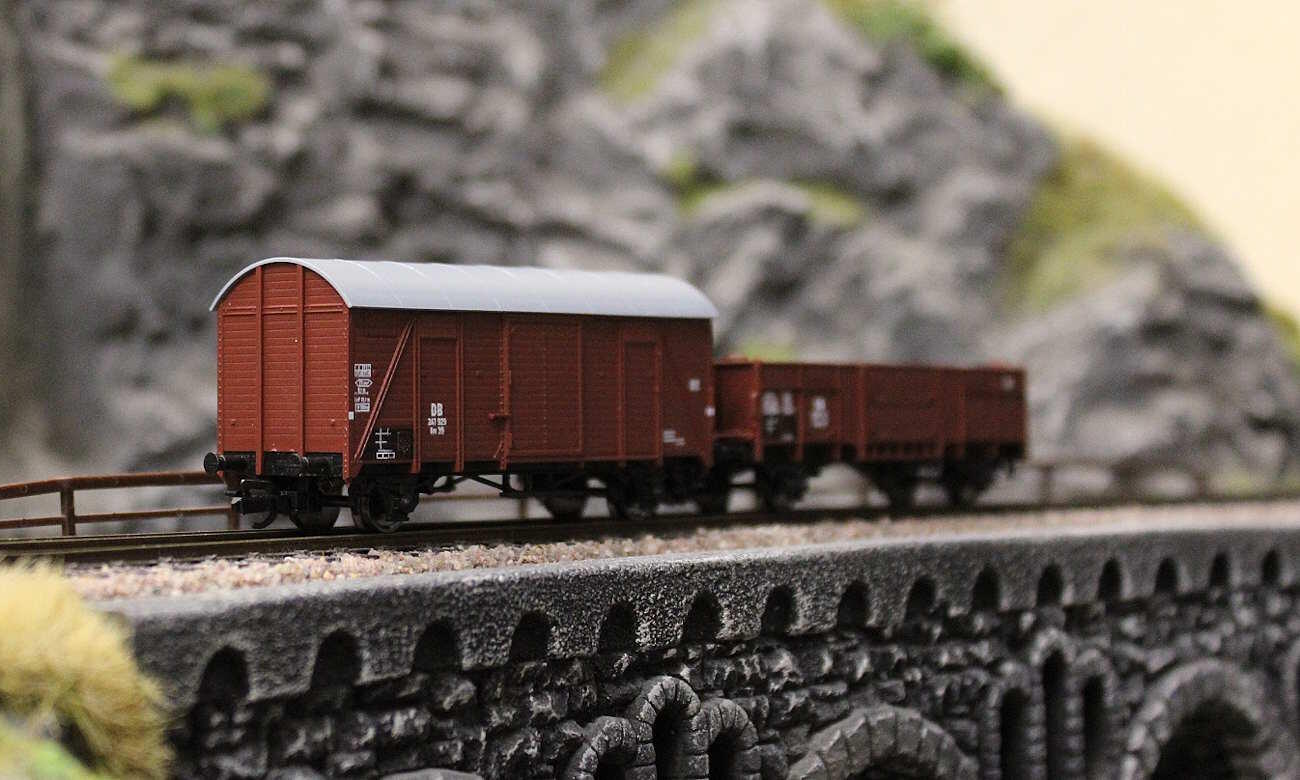 Igra Modell TT 96600001 2er Set Güterwagen Gm 39 & Ommu 39 DB, Ep.III