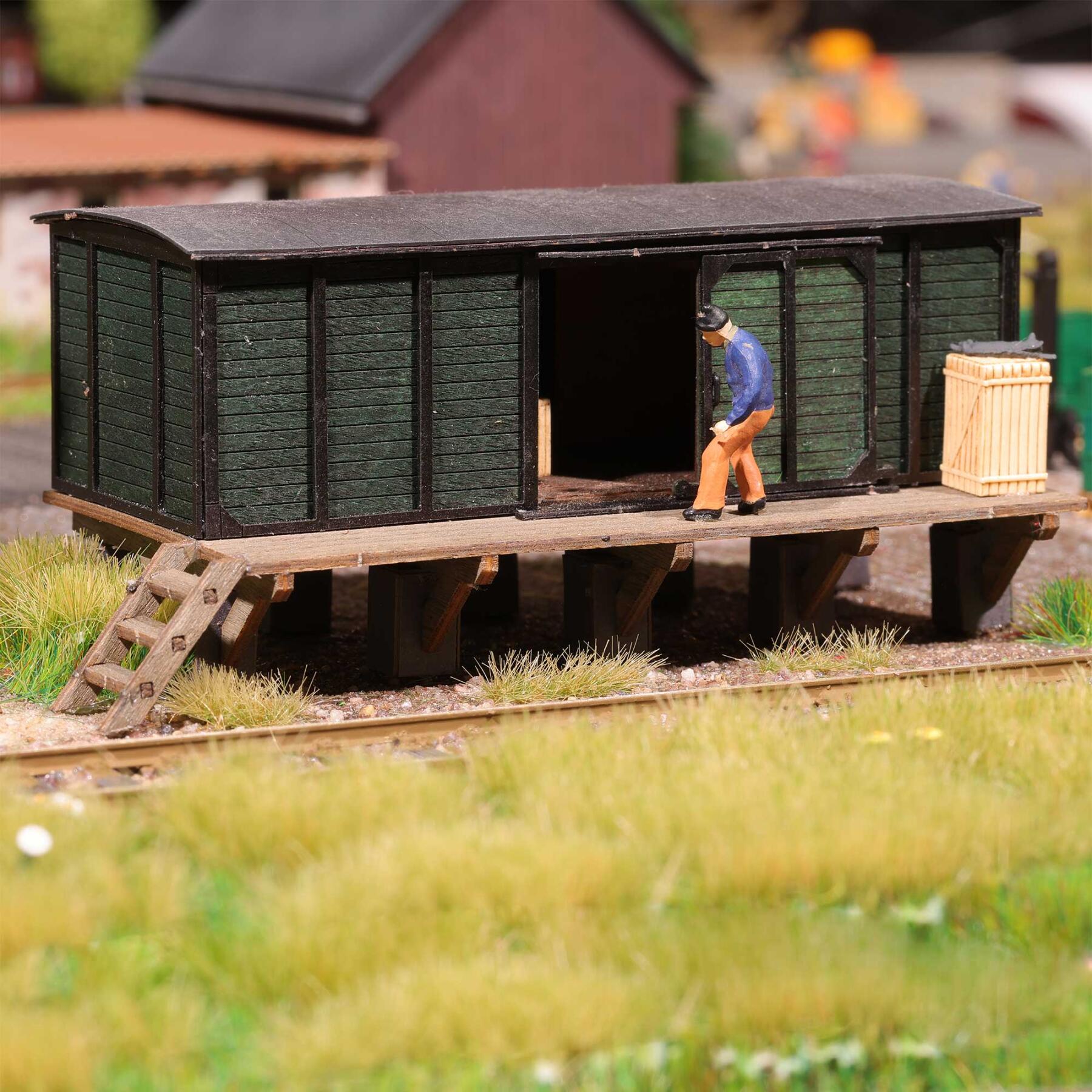 Busch 1963 H0 Behelfsschuppen / Rampe