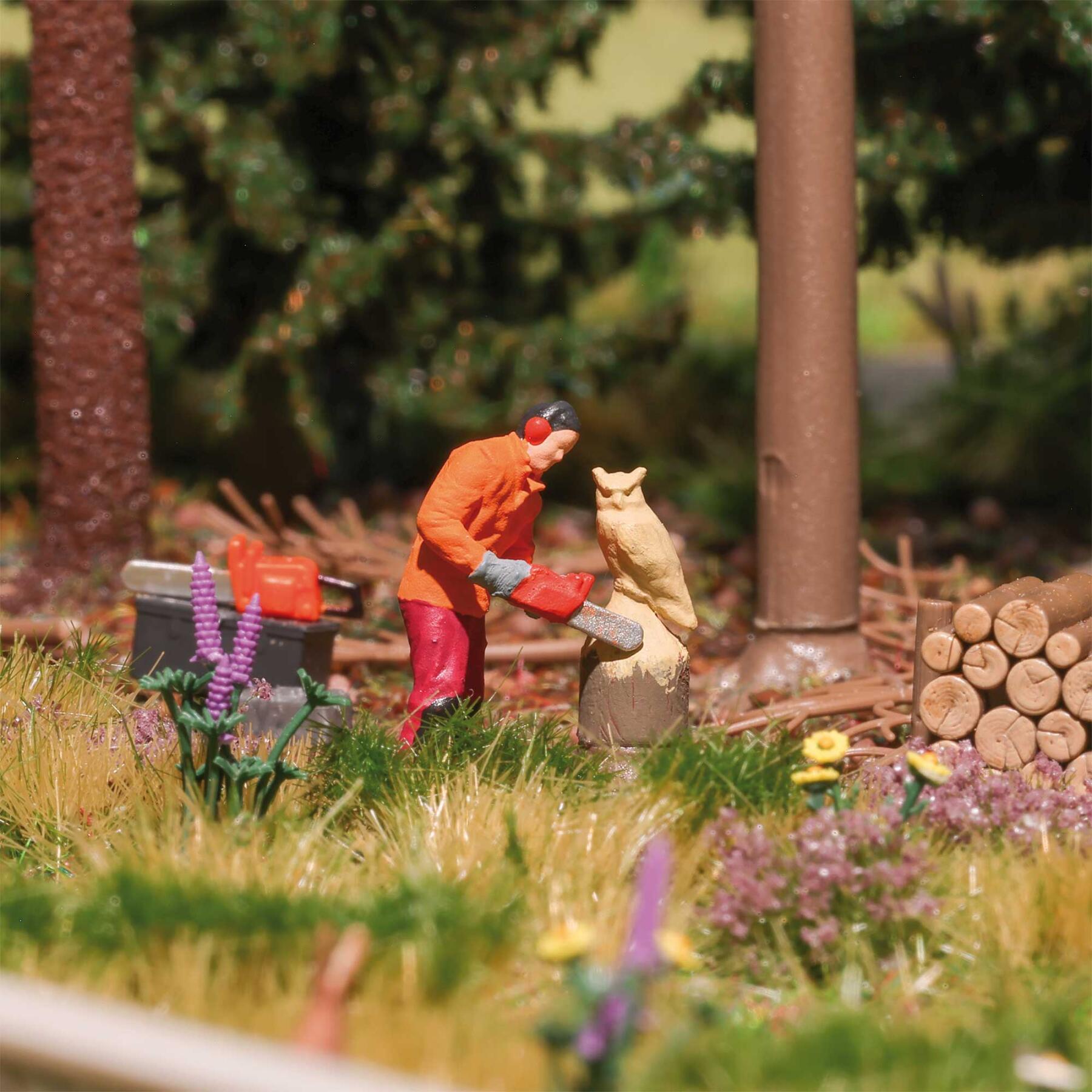 Busch 79885 H0 A-Set: Kettensägenschnitzen H