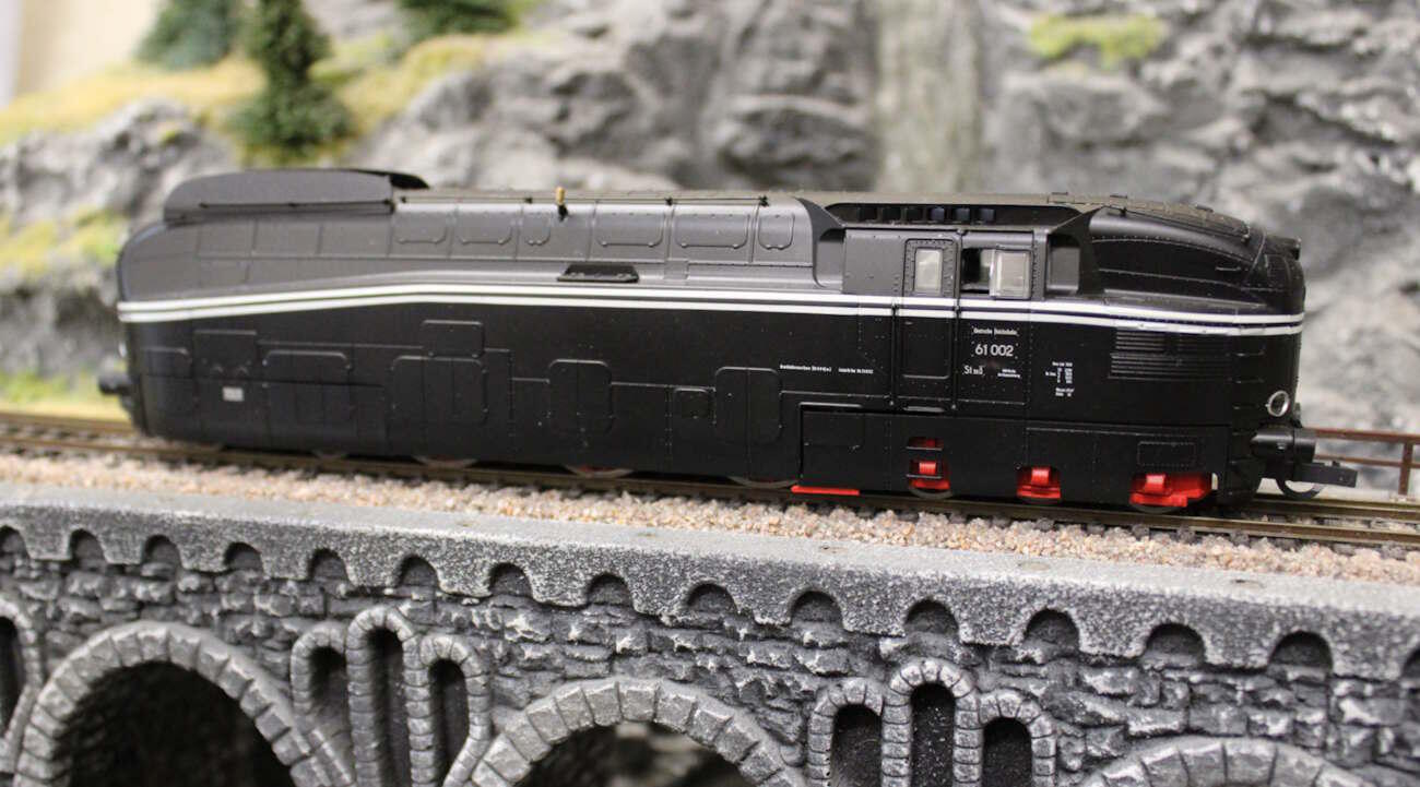 Rivarossi HR 2343 H0 BR 61 002 ex Henschel-Wegmannzug DR EP 3, mit Decoder