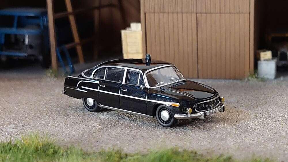 Modell-Car Zenker 03-452 Tatra 603-2 Schwarz - Begleitschutzfahrzeug