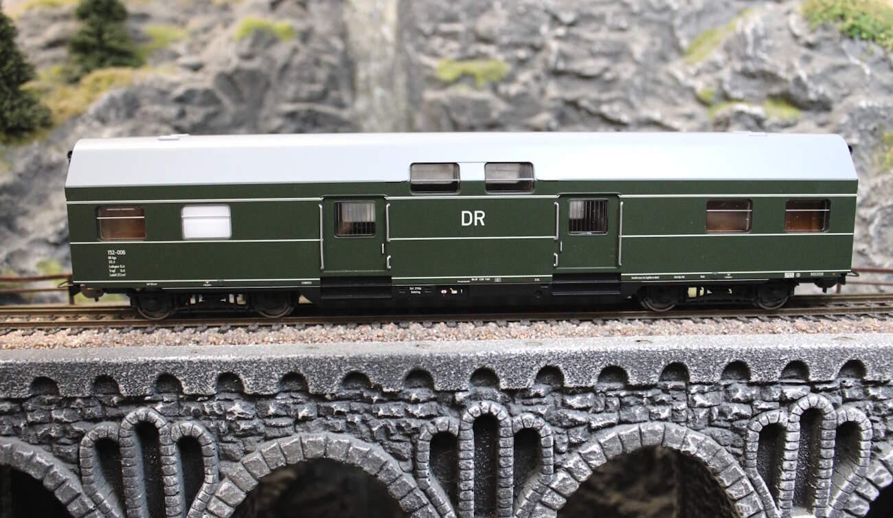 Piko 53190 Doppelstock-Gepäckwagen DR - Spur H0 - Neuwertig - OVP
