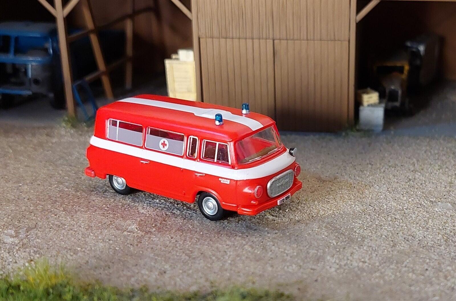 Modell-Car Zenker 03-424 IFA Barkas B 1000 KTW Feuerwehr Dresden leuchtrot