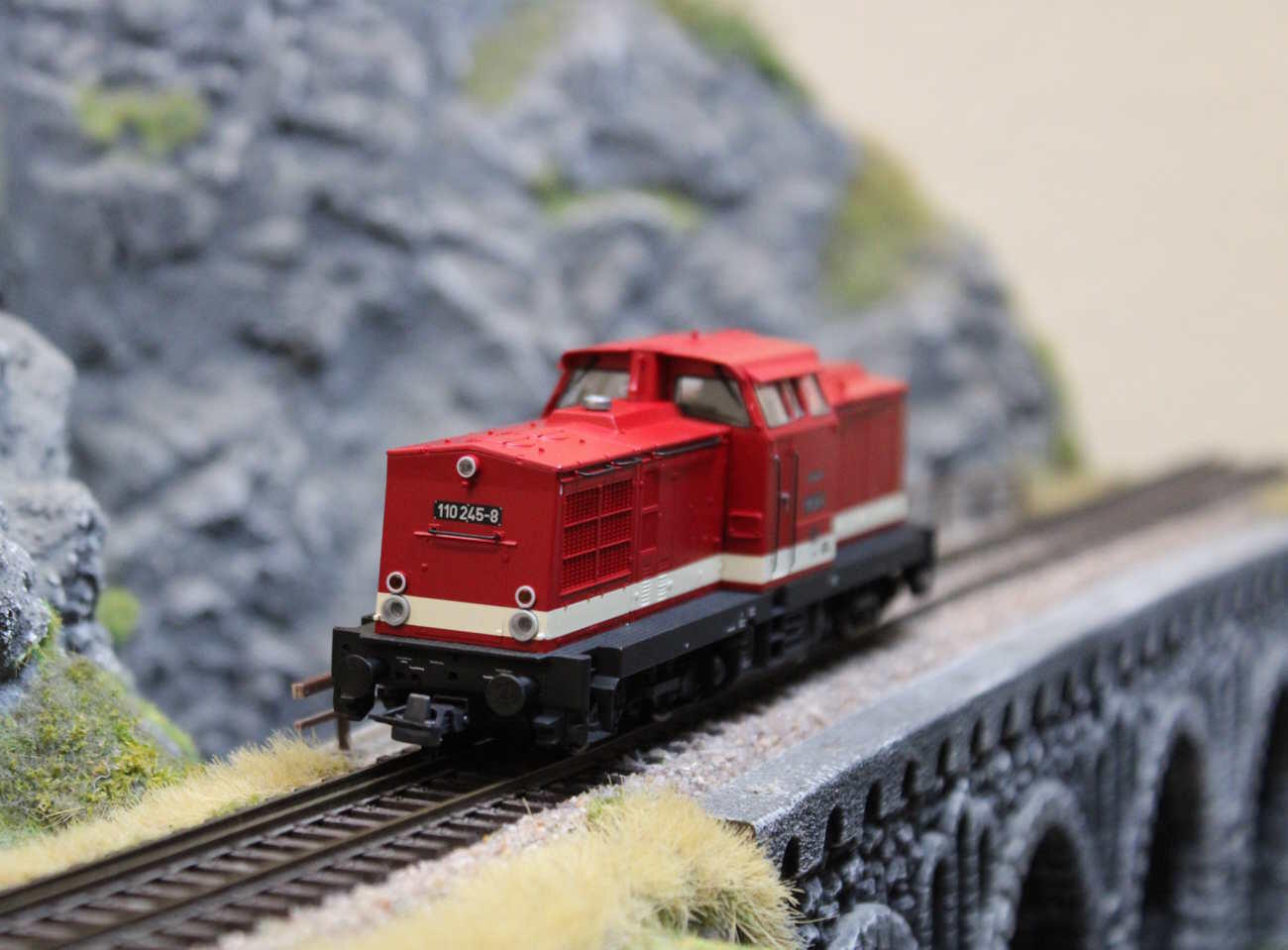 Roco 5110009-1 Diesellokomotive BR 110 DR -Ep IV - Spur H0 - Digital